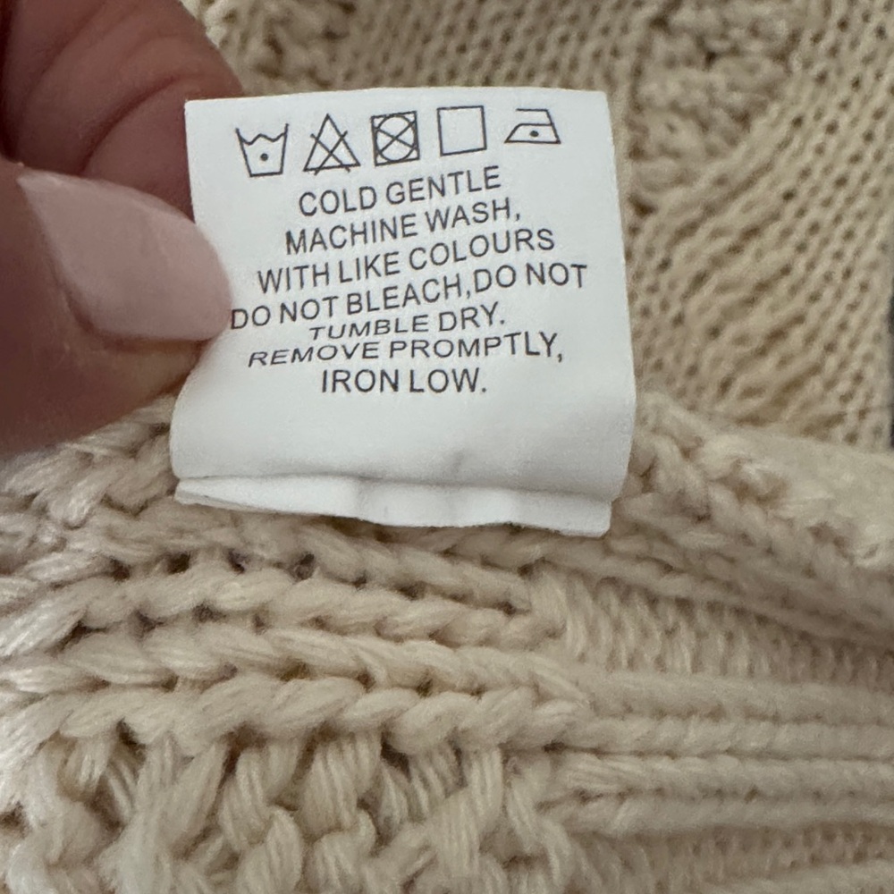 Cable Knit Oversized Cream Sweater EUC❤️ - Picture 14 of 14